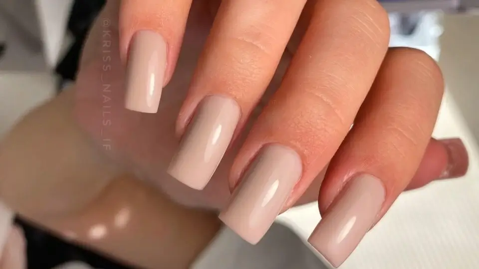 Creamy Latte Nails