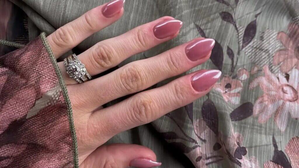 Glossy Muted Mauve