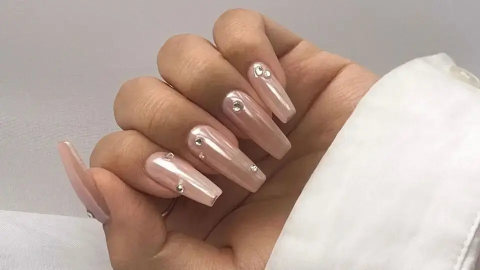 Bridal Chrome Nails (1)