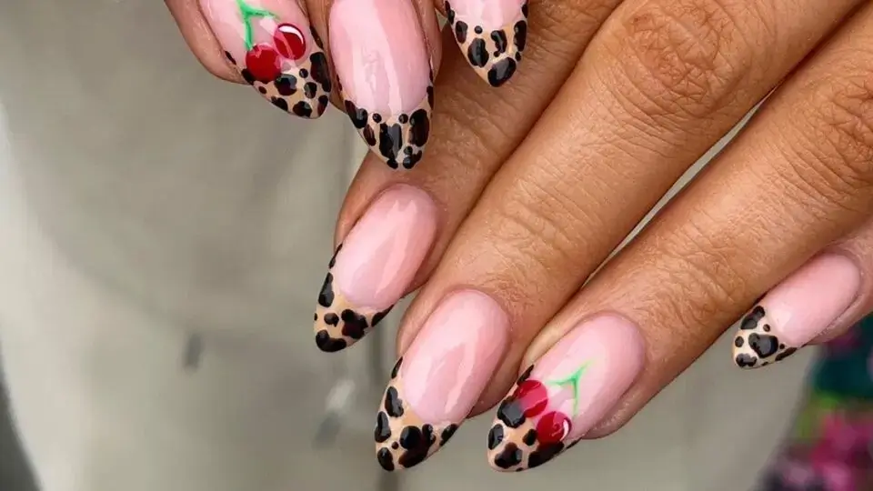 Clashing Print Nails