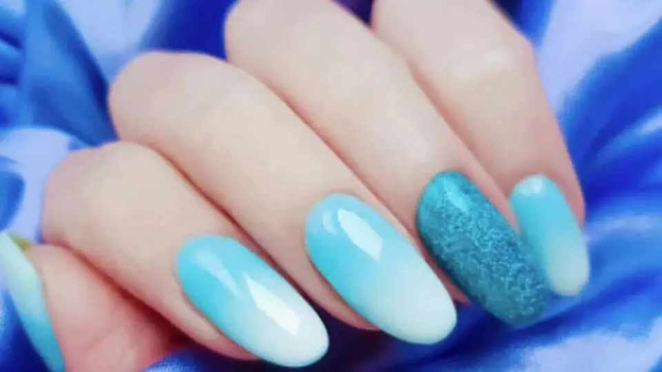 Ombre Blue and White Nails