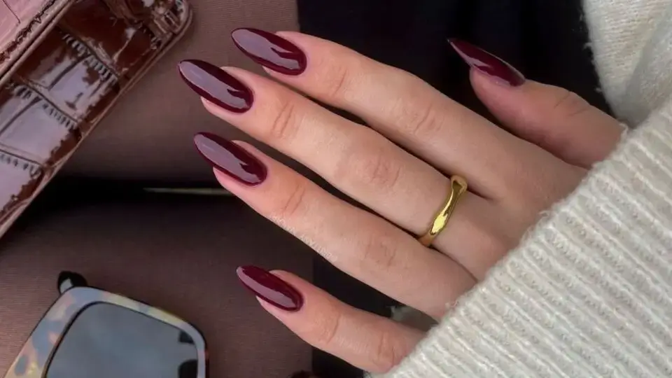 Classy Maroon Nails