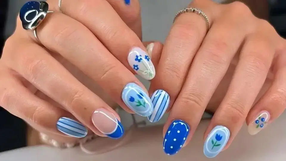 Floral Manicure
