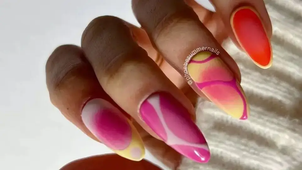 Sun Washed Aura Nails